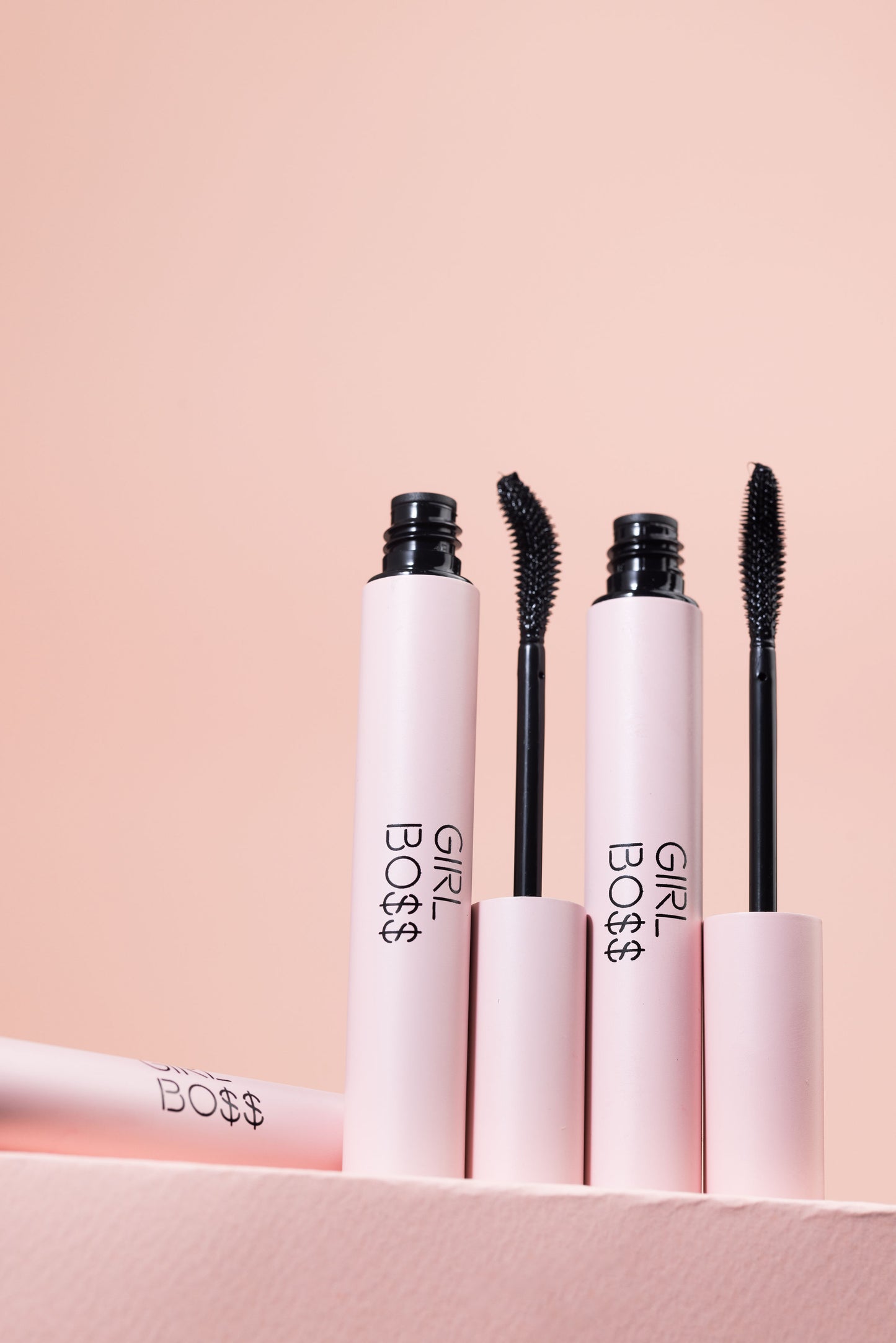 Girlboss mega volume mascara