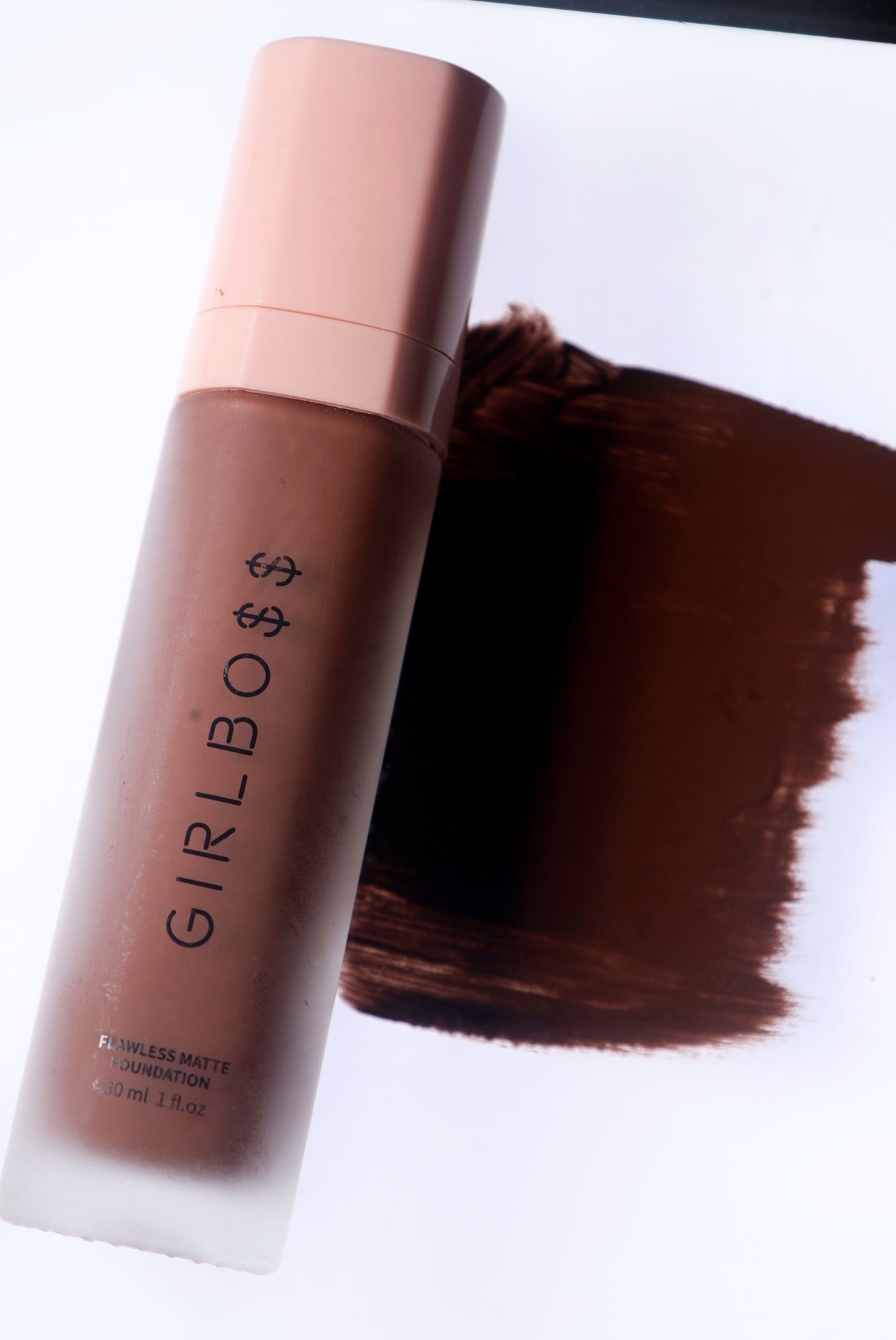 GIRLBOSS FLAWLESS FOUNDATION