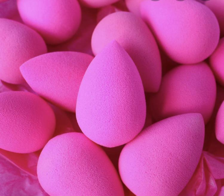 Beauty blender - SHOPATTHETWINSSTORE.COM