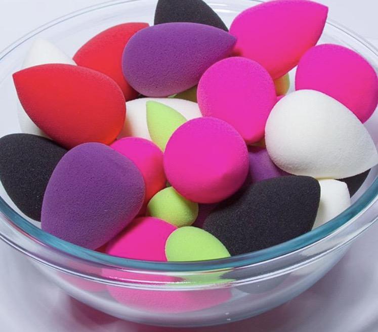 Beauty blender - SHOPATTHETWINSSTORE.COM