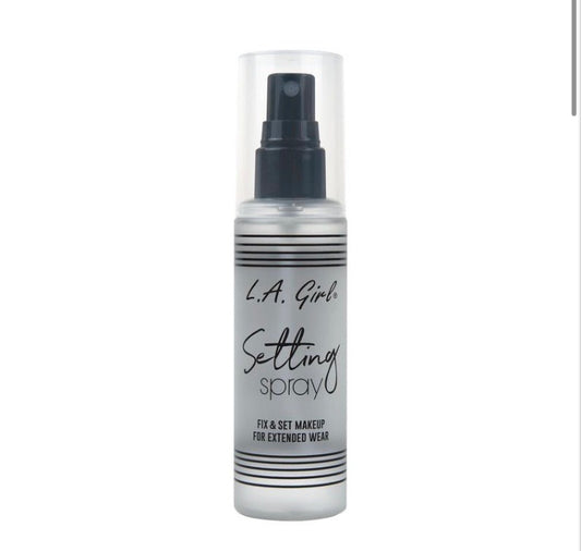 La girl fix and set for extended wear